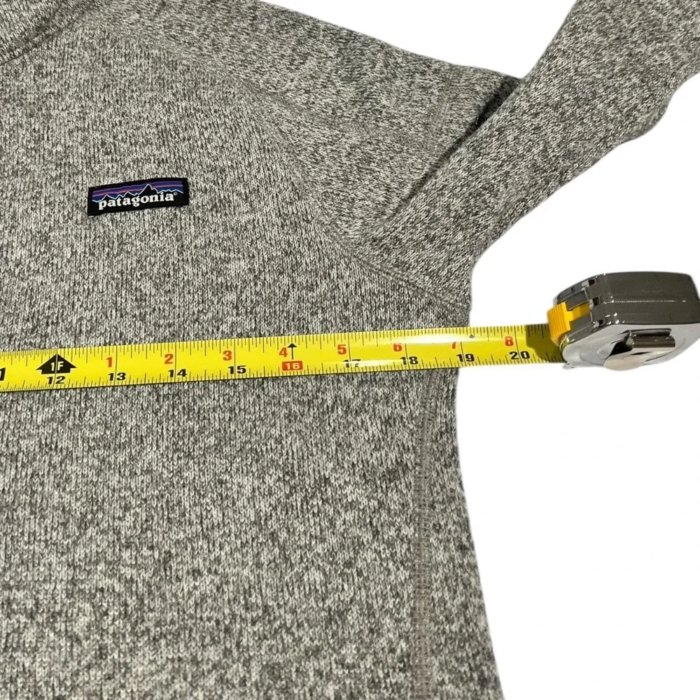 Patagonia Men's Fleece Quarter‎ Zip Pullover Sweater Gray Embroidered Logo M